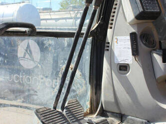 2011-new-holland-e265c-47627675