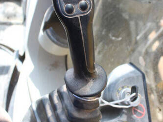 2011-new-holland-e265c-47627679