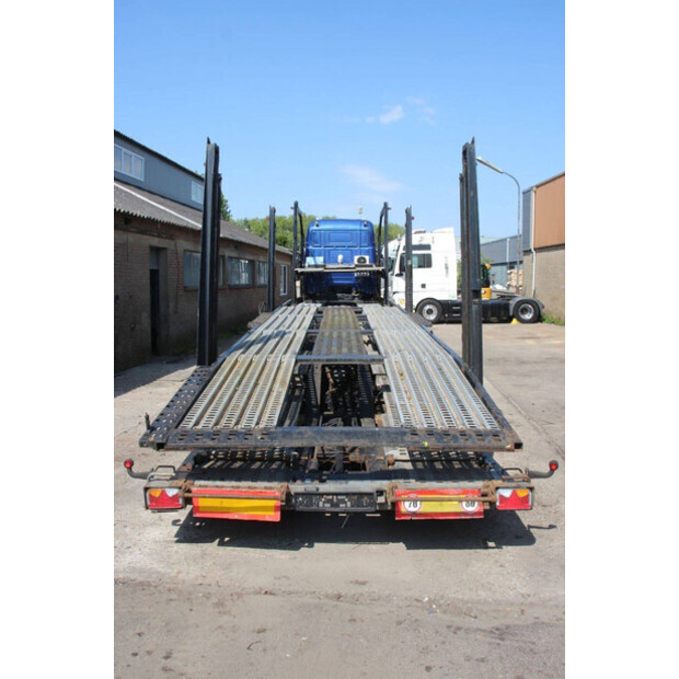 2002 لور RV2-47629660