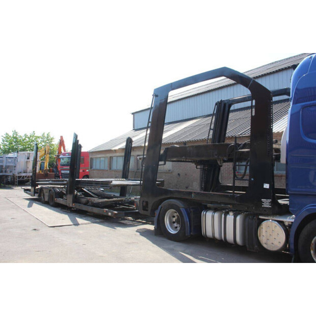 2002 لور RV2-47629662