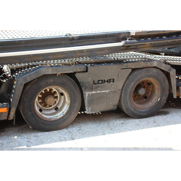 2002 لور RV2-47629680