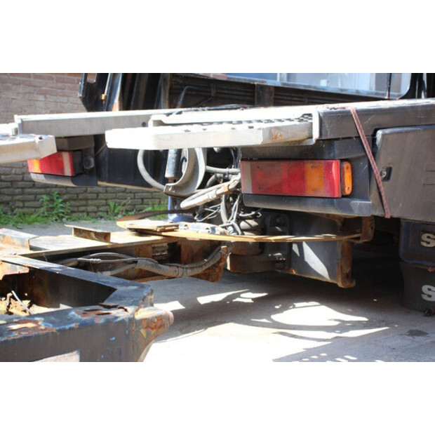 2002 لور RV2-47629681