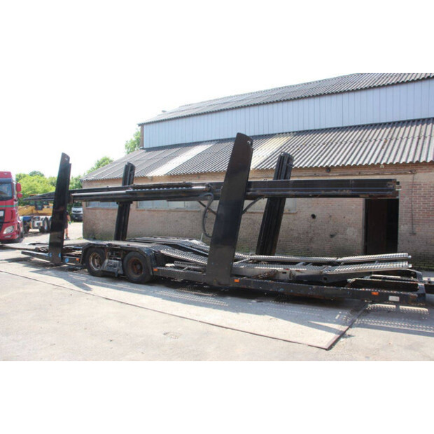 2002 لور RV2-47629687