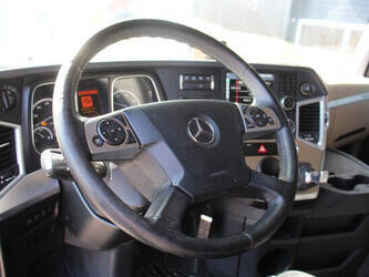 2012-mercedes-benz-actros-1459981-47629871