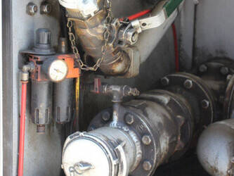 2005-volvo-fm9-300-1459983-47629997