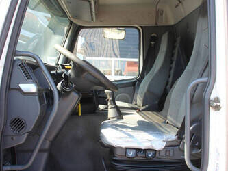 2005-volvo-fm9-300-1459983-47630007