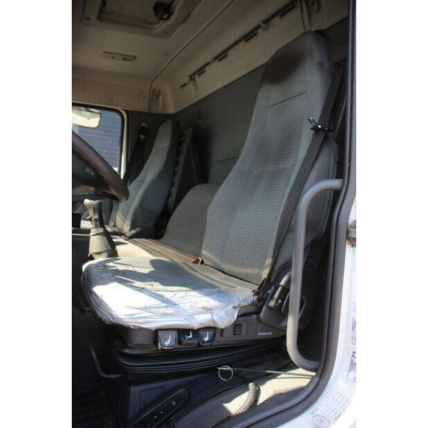 2005 Volvo FM9 300-47630010