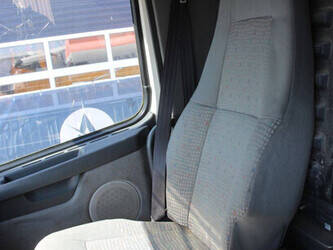 2005-volvo-fm9-300-1459983-47630015