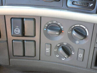 2005-volvo-fm9-300-1459983-47630021