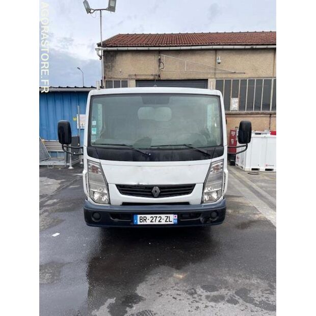 2011 Renault Maxity-47643051