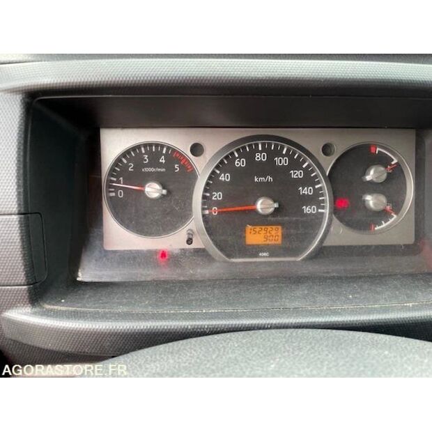 2011 Renault Maxity-47643055