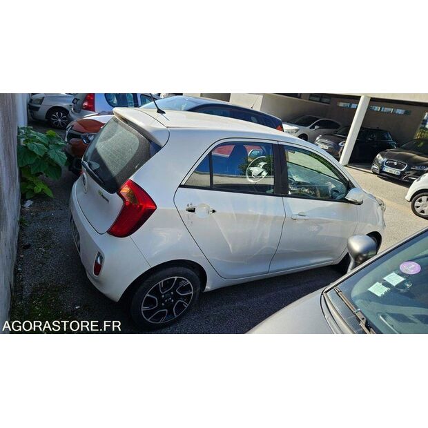 KIA Picanto-47643099