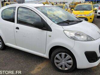 2013-peugeot-208-1460083-47643185