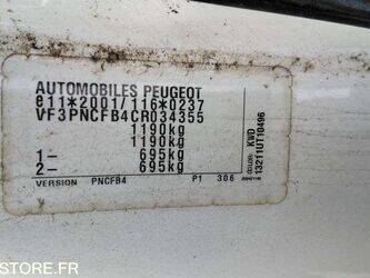 2013-peugeot-208-1460083-47643196