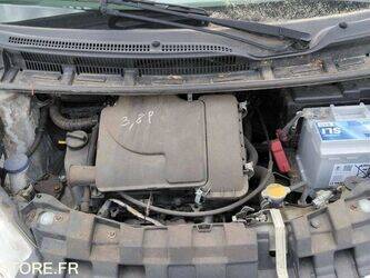 2013-peugeot-208-1460083-47643199