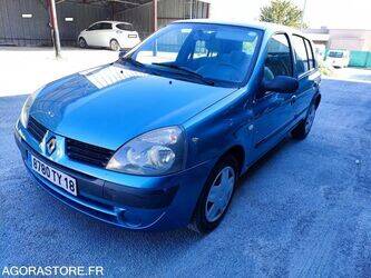2005-renault-clio-1460084-47643232