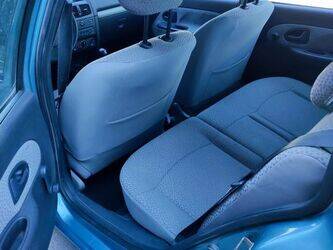 2005-renault-clio-1460084-47643237