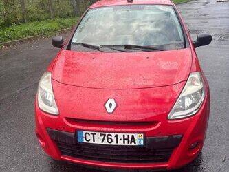 2013-renault-clio-1460086-47643275