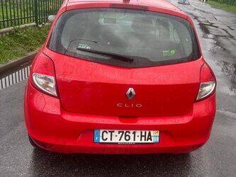 2013-renault-clio-1460086-47643277