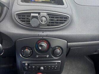 2013-renault-clio-1460086-47643284