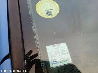 2013-renault-trafic-1460090-47643369