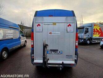 2013-renault-trafic-1460090-47643371