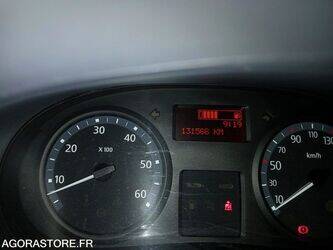 2013-renault-trafic-1460090-47643373