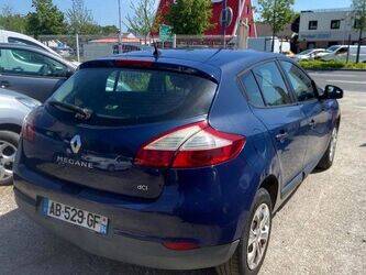 2009-renault-megane-1460095-47643557