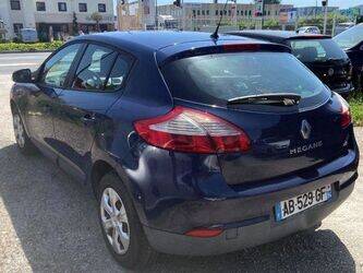 2009-renault-megane-1460095-47643558