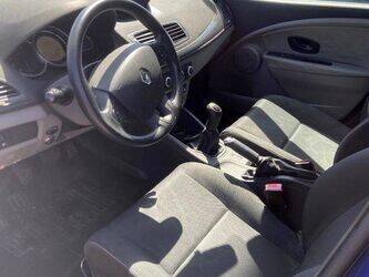 2009-renault-megane-1460095-47643562