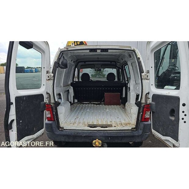 2010 Citroen BERLINGO-47643603