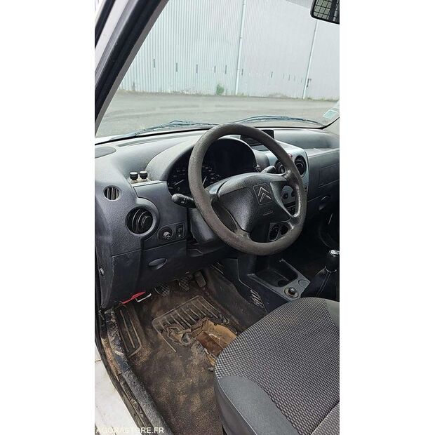 2010 Citroen BERLINGO-47643606