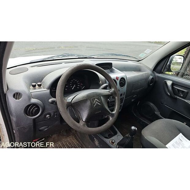 2010 Citroen BERLINGO-47643607