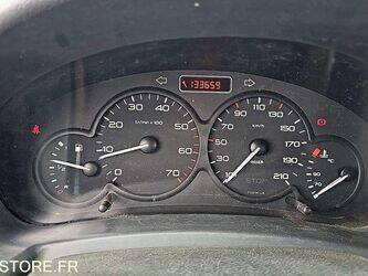 2010-citroen-berlingo-1460097-47643609