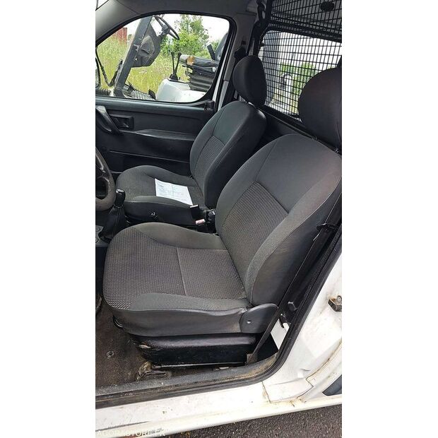 2010 Citroen BERLINGO-47643611