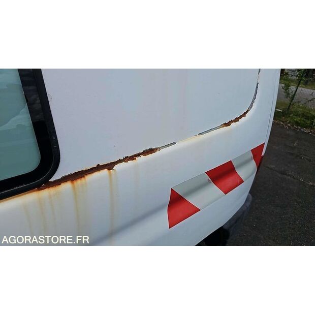 2010 Citroen BERLINGO-47643616
