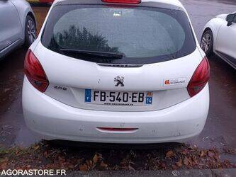 2018-peugeot-208-1460102-47643746