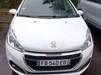 2018-peugeot-208-1460102-47643747