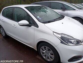 2018-peugeot-208-1460102-47643749