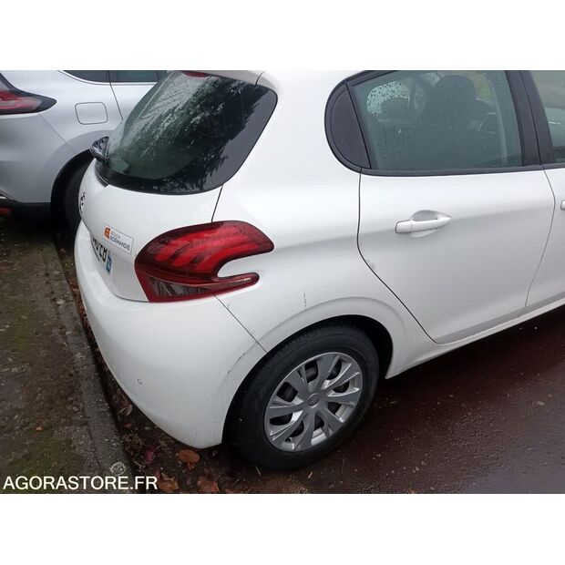 2018 Peugeot 208-47643750