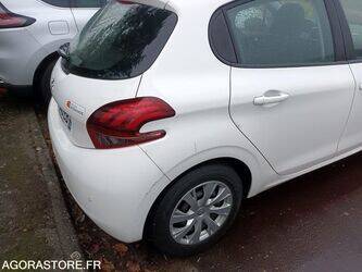 2018-peugeot-208-1460102-47643750