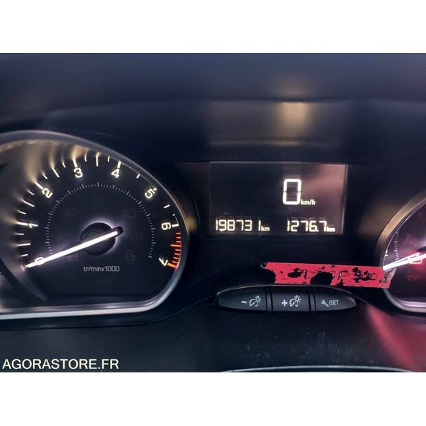 2018 Peugeot 208-47643752