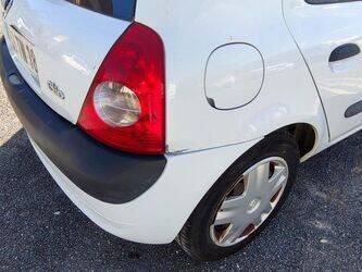 صورة ل سيارات 2006 رينو Clio
