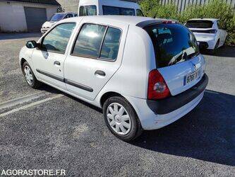 2006-renault-clio-1460104-47643801