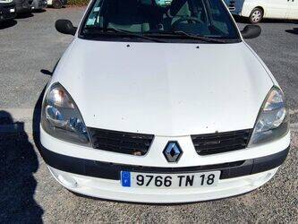 2006-renault-clio-1460104-47643802