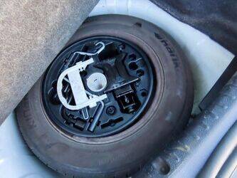2006-renault-clio-1460104-47643804