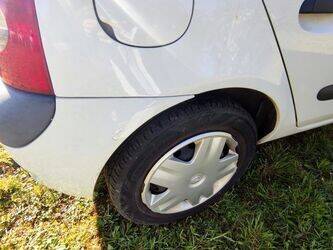 2006-renault-clio-1460105-47643809
