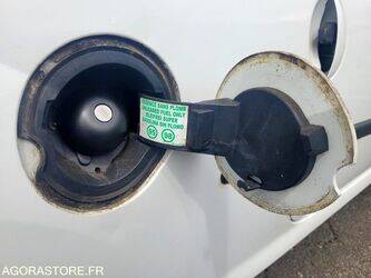 2013-renault-twingo-1460112-47643976