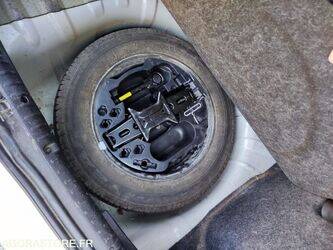 2009-renault-clio-1460116-47644103