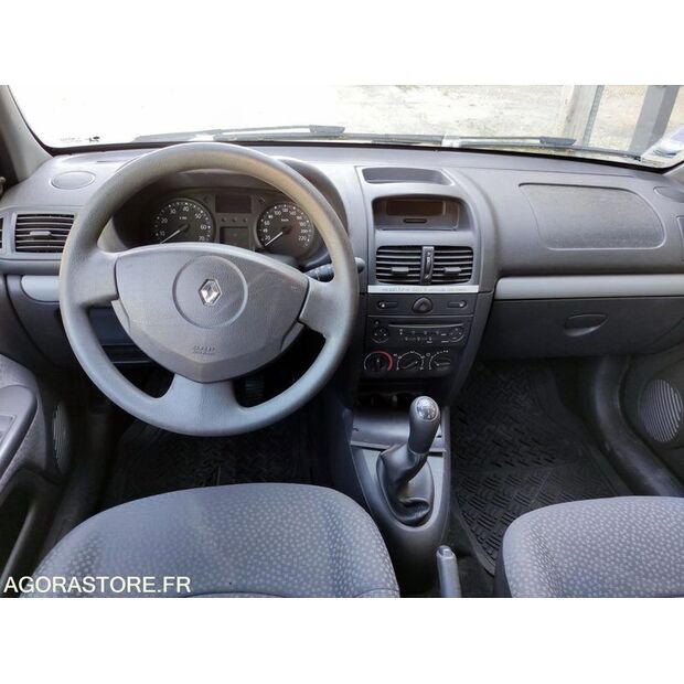 2009 Renault Clio-47644104